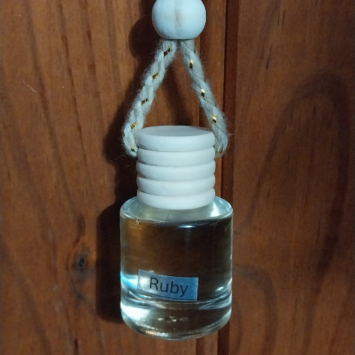 Suspension voiture parfum Ruby - modèle 2