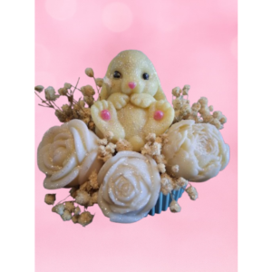 Fondant parfumé Muguet avec lapin décoratif – création artisanale Nord Pas‑de‑Calais.