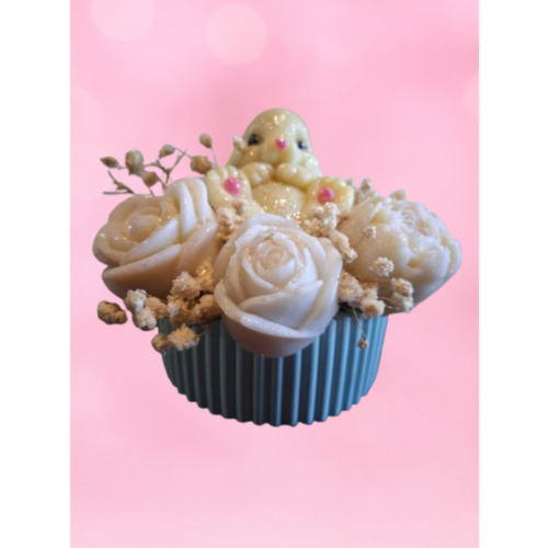 Fondant Parfumé Muguet – Artisanat du Nord Pas‑de‑Calais Fondant parfumé Muguet avec lapin décoratif pailleté – création artisanale Nord Pas‑de‑Calais.